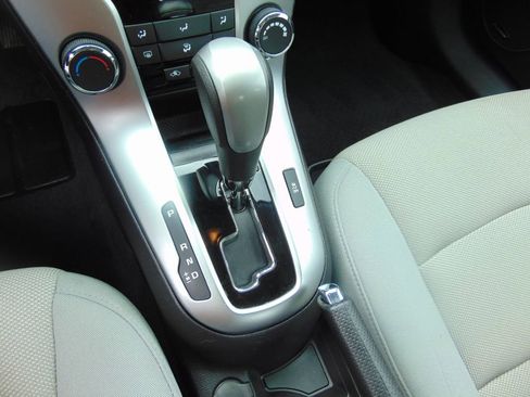 Used 2016 Chevrolet Cruze LT w/ Sun And Sound Package image 18