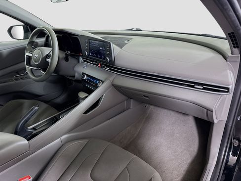 Used 2023 Hyundai Elantra SEL image 30