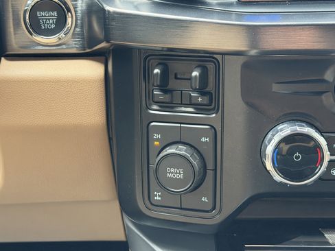 Used 2024 Ford F350 Lariat w/ Lariat Ultimate Package image 26