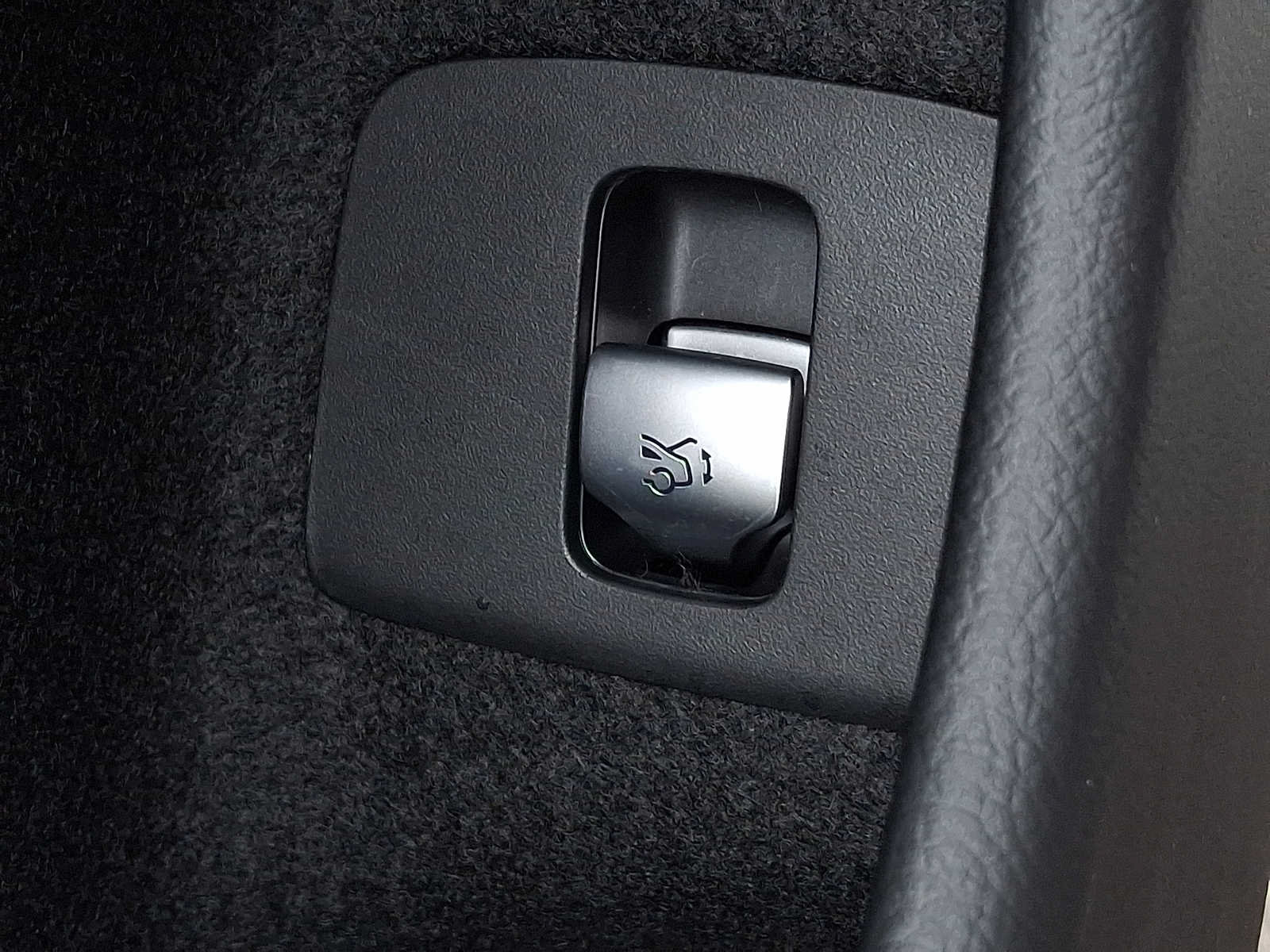 Used 2026 Mercedes-Benz E 350 4MATIC Sedan image 24
