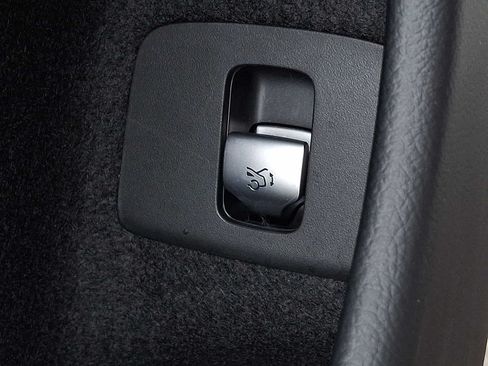 Used 2026 Mercedes-Benz E 350 4MATIC Sedan image 24