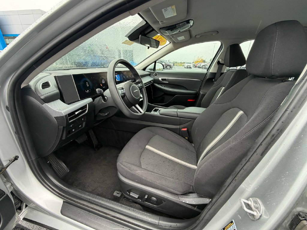 Used 2025 Hyundai Sonata SEL FWD image 17