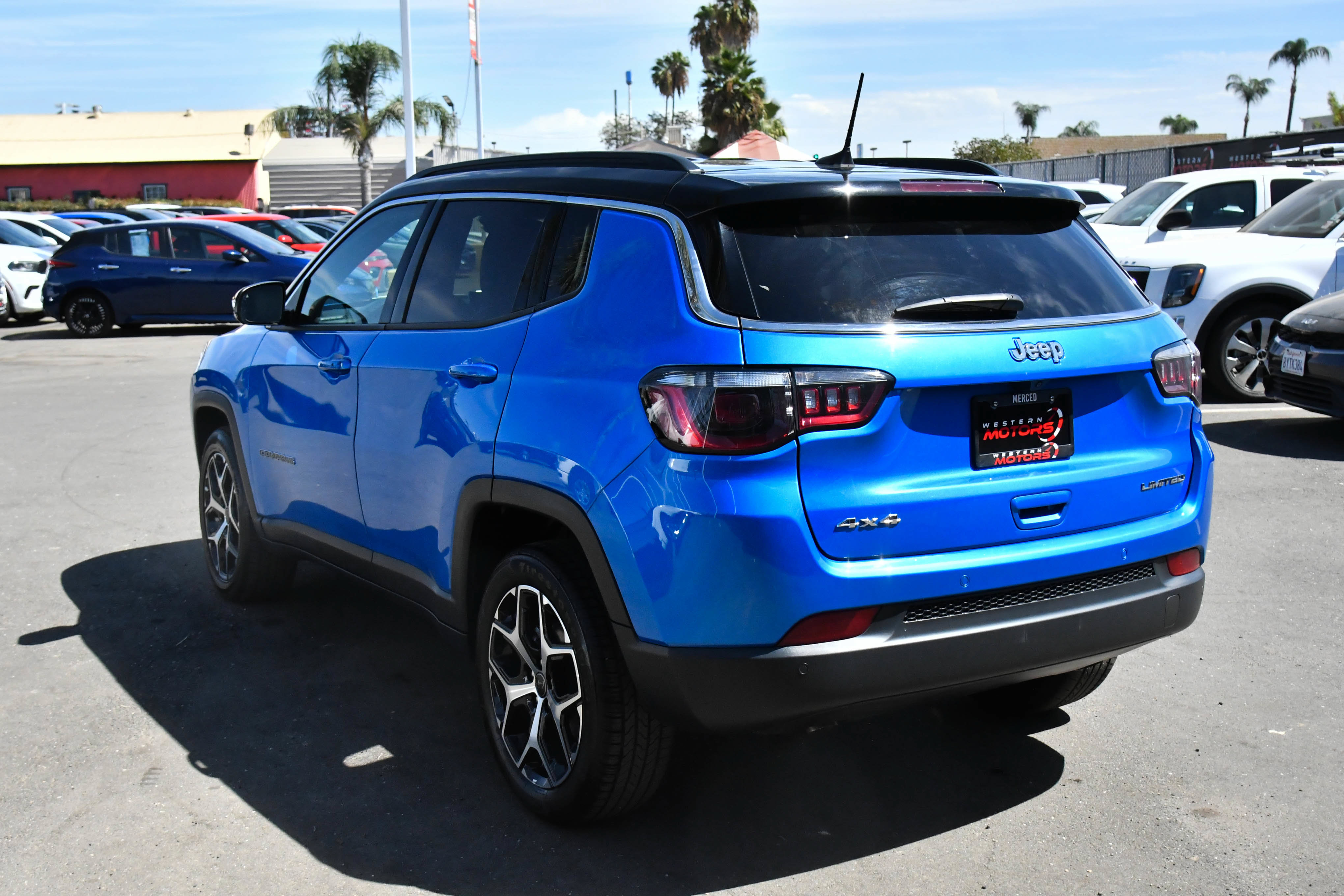 Used 2025 Jeep Compass Limited AWD/4WD image 6