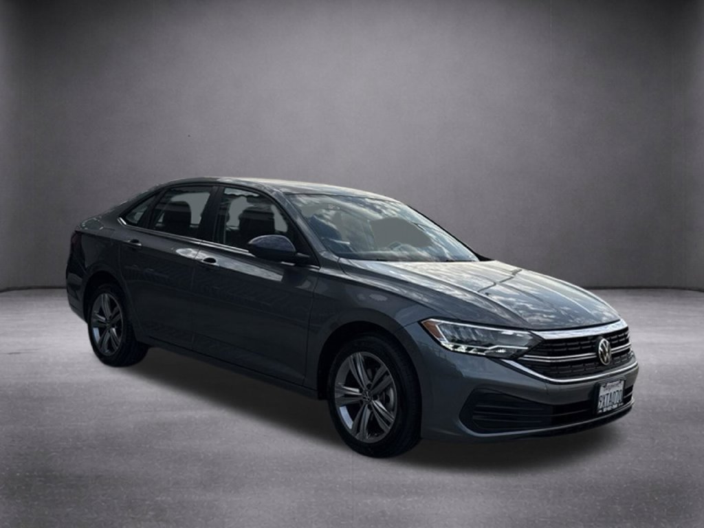 Used 2024 Volkswagen Jetta SE FWD image 2