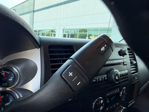 Used 2013 Chevrolet Silverado 1500 LT AWD/4WD image 26