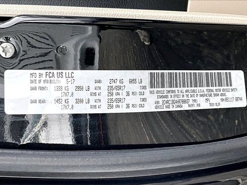 Used 2017 Chrysler Pacifica Touring-L image 36