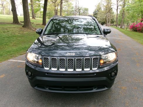 Used 2014 Jeep Compass Latitude w/ Sun/Sound Group image 2
