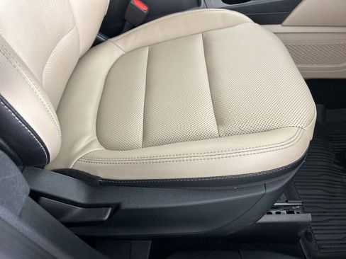 Used 2022 Ford Escape SEL w/ Technology Package image 32