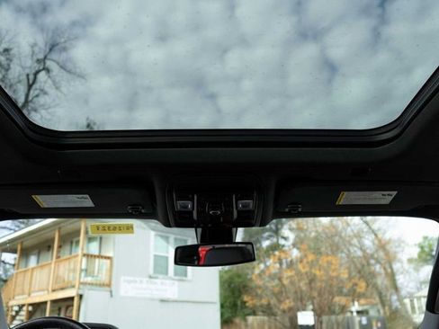 Used 2022 Chevrolet Tahoe Z71 w/ Off-Road Capability Package image 17