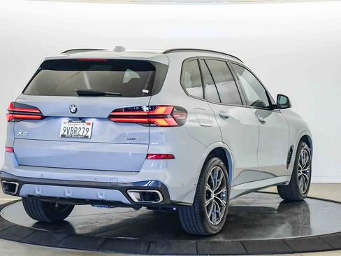 Used 2026 BMW X5 sDrive40i w/ M Sport Package RWD image 5