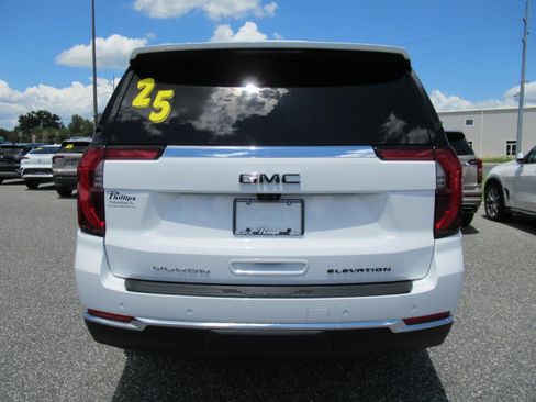 Used 2025 GMC Yukon XL Elevation w/ Elevation Premium Package AWD/4WD image 6