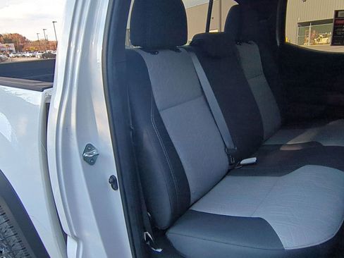 Used 2022 Toyota Tacoma TRD Off-Road image 21