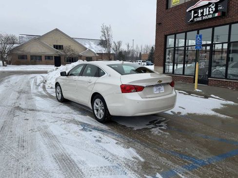 Used 2014 Chevrolet Impala LT w/ Convenience Package image 9