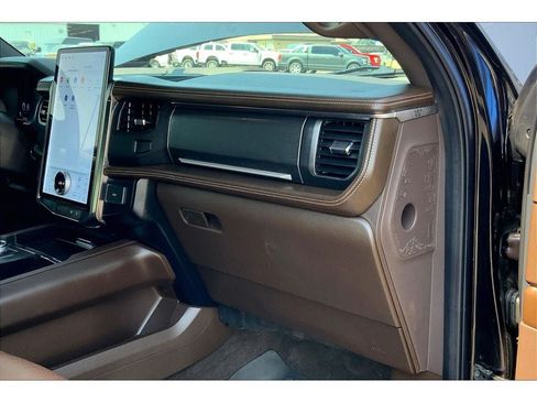 Used 2024 Ford Expedition Max King Ranch AWD/4WD image 18