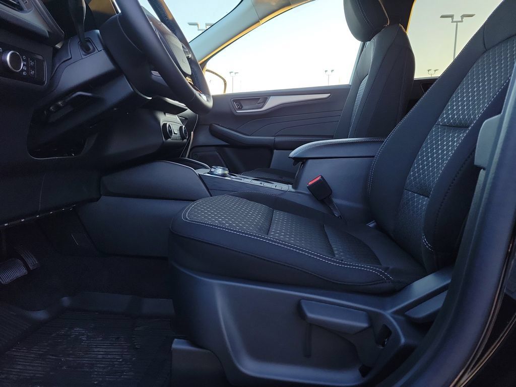 New 2026 Ford Escape Active w/ Cold Weather Package AWD/4WD image 17