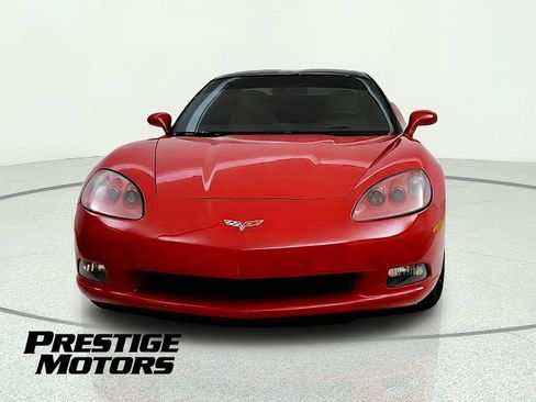 Used 2007 Chevrolet Corvette Coupe w/ Preferred Equipment Group RWD image 2