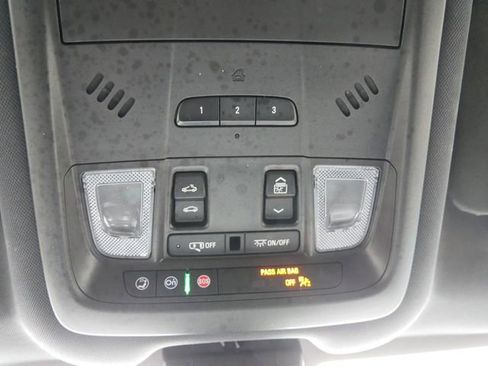 Certified 2023 Chevrolet Equinox Premier image 20