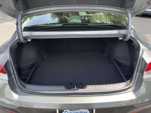 Certified 2025 Hyundai Elantra Limited w/ Cargo Package FWD image 8