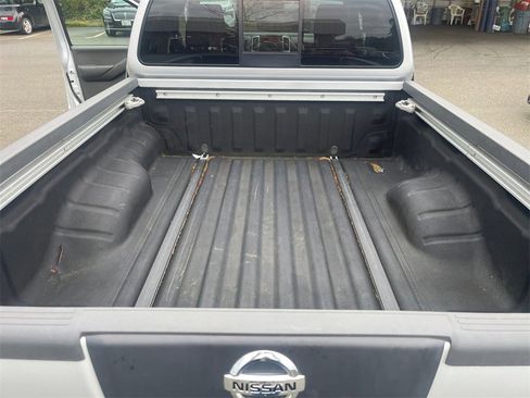 Used 2012 Nissan Frontier SV w/ SV Premium Utility Pkg image 24