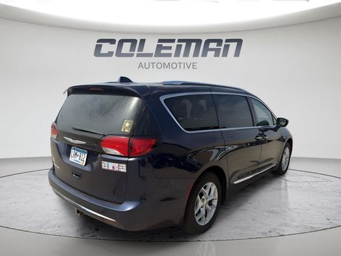 Used 2017 Chrysler Pacifica Touring-L Plus w/ Advanced Safetytec Group FWD image 5