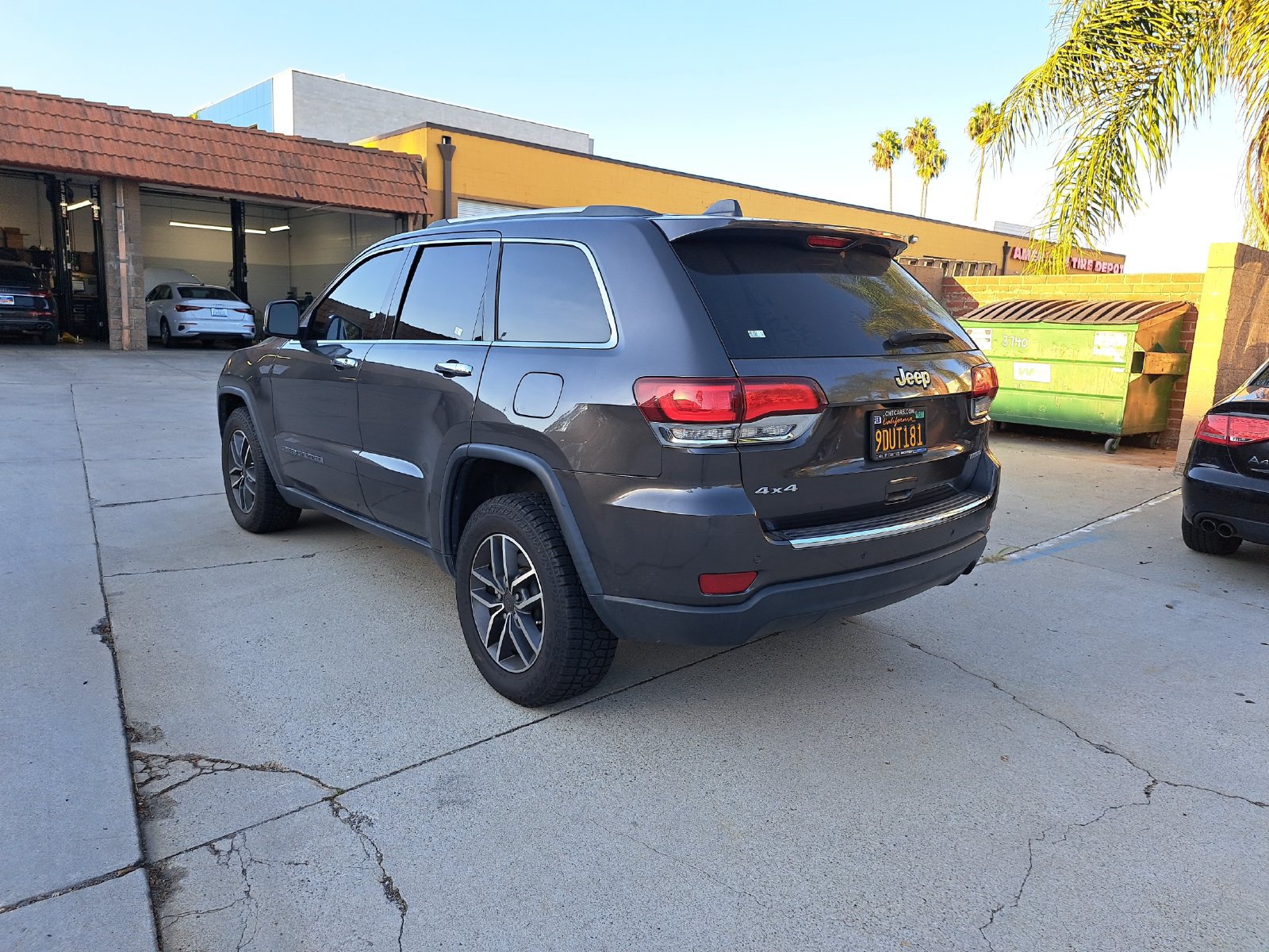 Used 2021 Jeep Grand Cherokee Limited AWD/4WD image 7