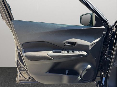 Used 2022 Nissan Kicks S FWD image 18