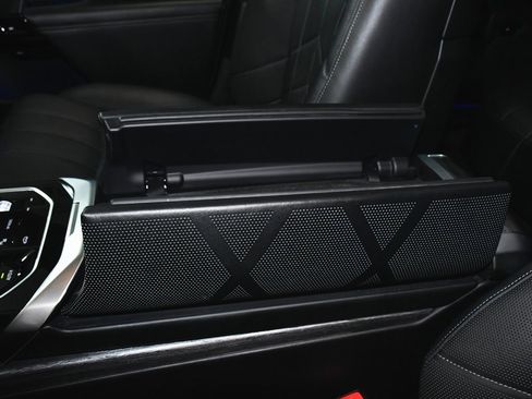 Used 2025 BMW 740i image 77