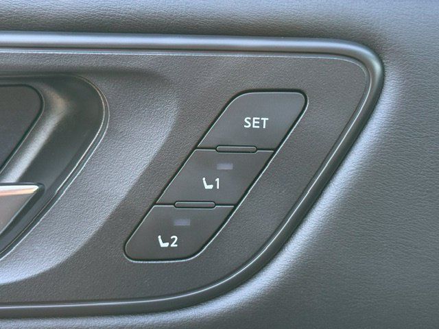 Used 2023 Nissan Rogue SL AWD/4WD image 14