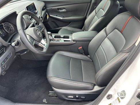 Certified 2025 Nissan Sentra SR w/ SR Premium Package FWD image 7