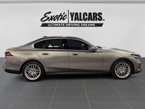 Used 2024 BMW 530i xDrive w/ Convenience Package AWD/4WD image 6