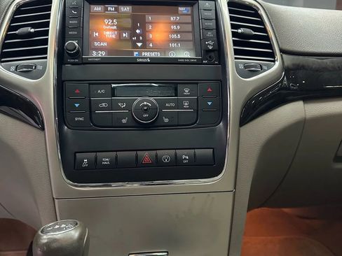 Used 2013 Jeep Grand Cherokee Laredo image 20