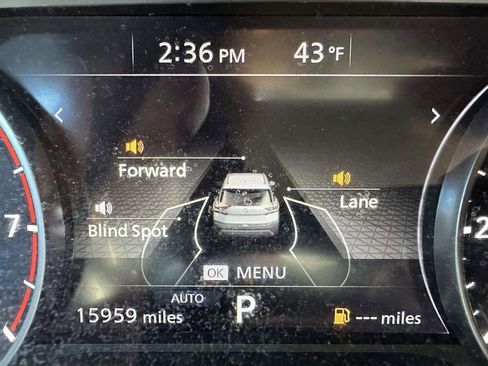 Used 2023 Nissan Rogue S AWD/4WD image 29