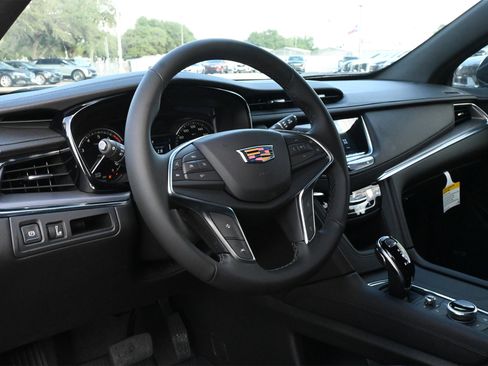 New 2026 Cadillac XT5 Luxury w/ LPO, Floor Liner Package image 17