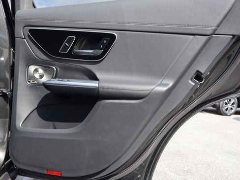 Certified 2025 Mercedes-Benz GLC 300 4MATIC image 24