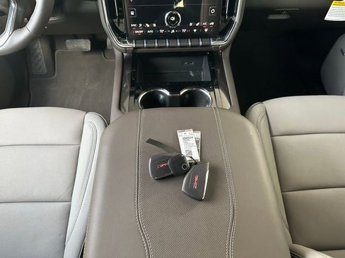 New 2026 GMC Yukon XL Elevation w/ Elevation Premium Package image 21