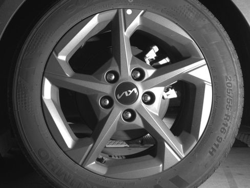 Used 2025 Kia K4 FWD image 14