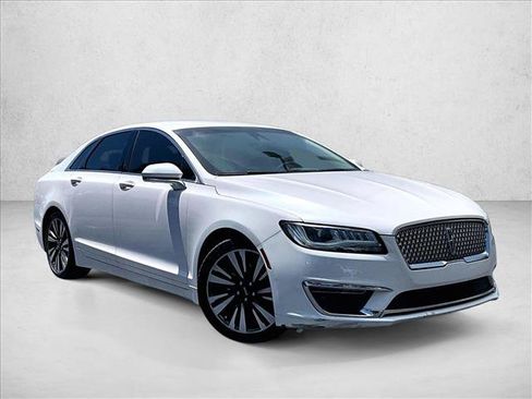 Used 2017 Lincoln MKZ Reserve w/ Climate Package FWD image 12