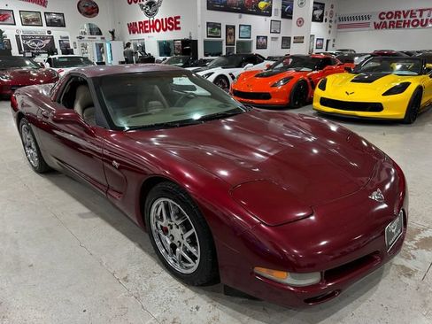 Used 2003 Chevrolet Corvette Coupe w/ Preferred Equipment Group RWD image 19