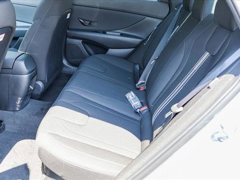 New 2025 Hyundai Elantra SEL image 24