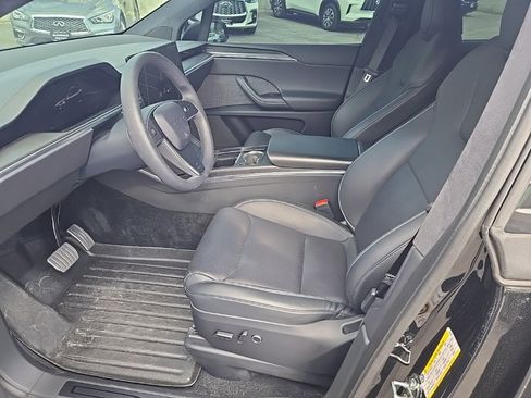 Used 2024 Tesla Model X Plaid image 4