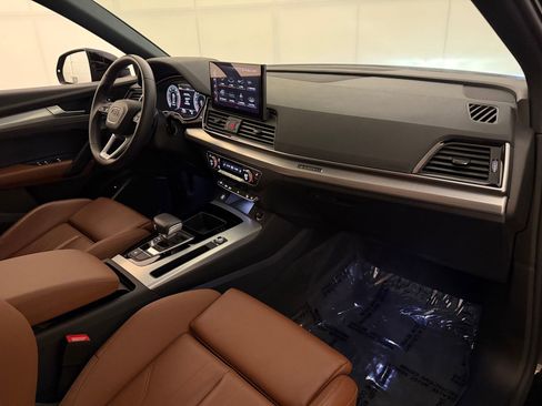Used 2025 Audi Q5 2.0T Premium w/ Convenience Plus Package image 31