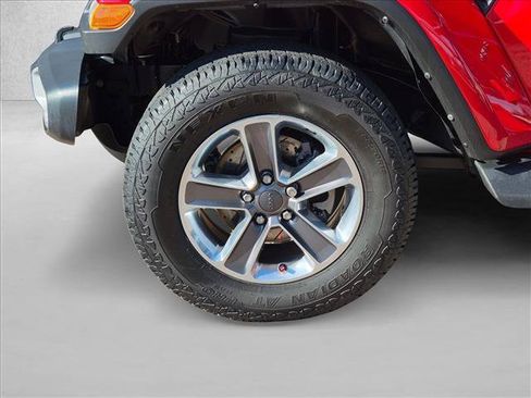 Used 2020 Jeep Wrangler Unlimited Sahara w/ Uconnect 4C Nav & Sound Group AWD/4WD image 11