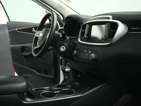 Used 2020 Kia Sorento FWD V6 image 55