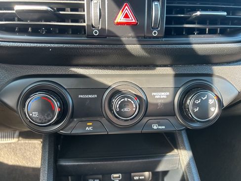 Used 2022 Kia Forte LXS image 27