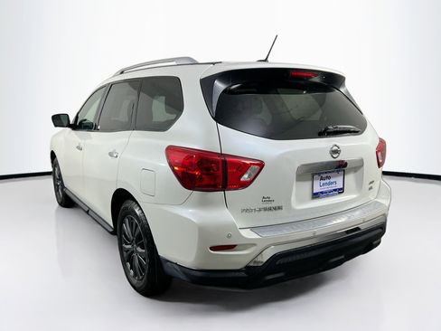 Used 2018 Nissan Pathfinder SL AWD/4WD image 7