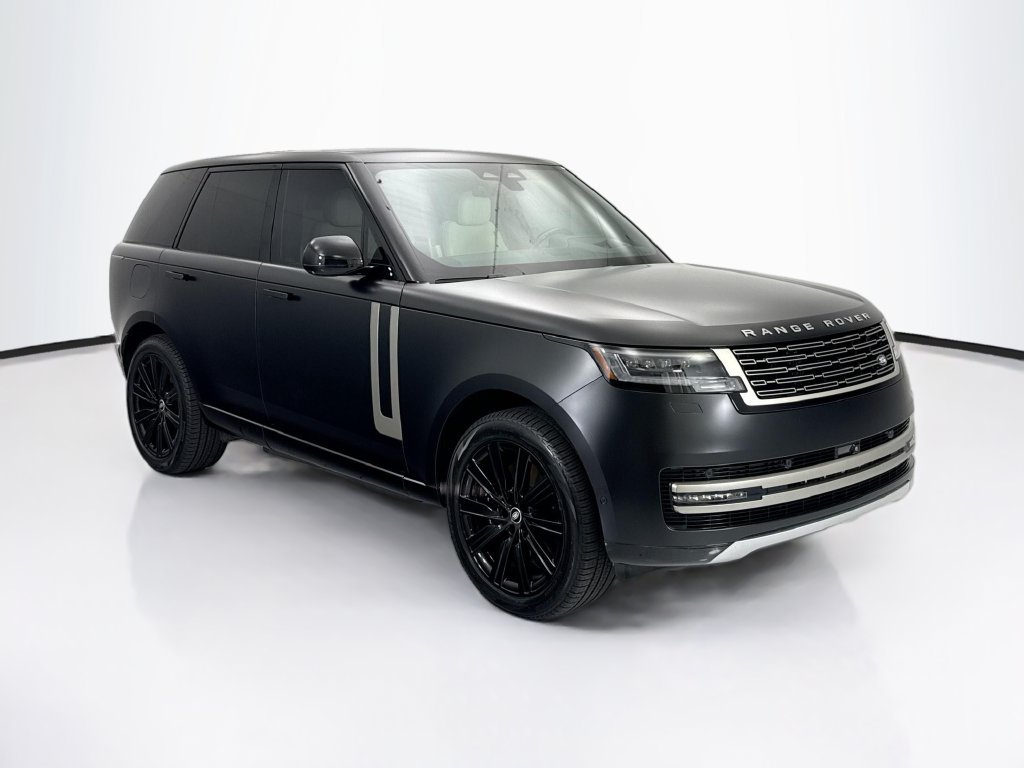 Used 2025 Land Rover Range Rover SE AWD/4WD image 3