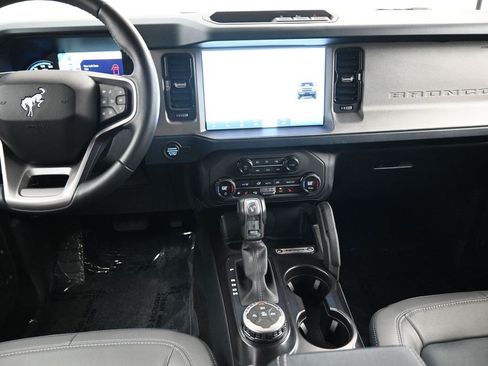 Used 2024 Ford Bronco Outer Banks AWD/4WD image 12