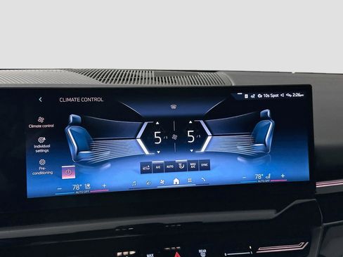 Used 2025 BMW 530i image 14