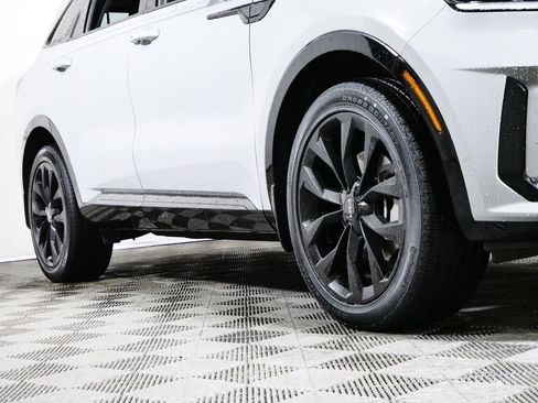 Used 2023 Kia Sorento SX image 5