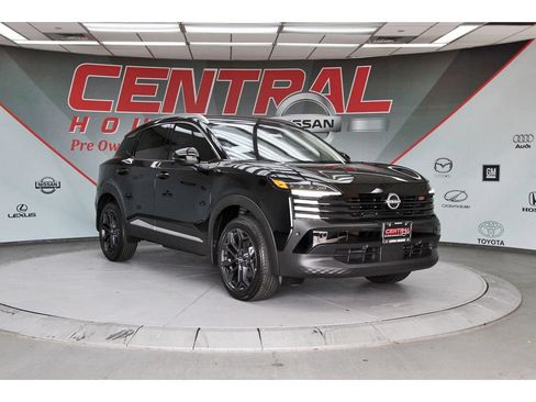 New 2026 Nissan Kicks SR FWD image 1